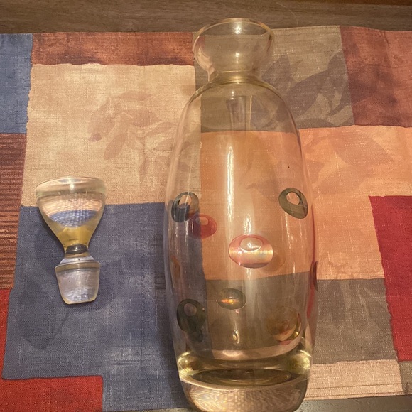 Wine decanter with multi color accents - Picture 2 of 4